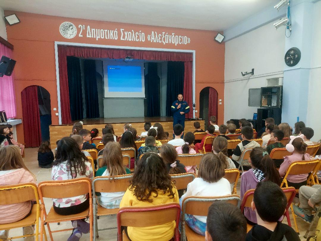 Η Πυροσβεστική στο σχολείο μας!